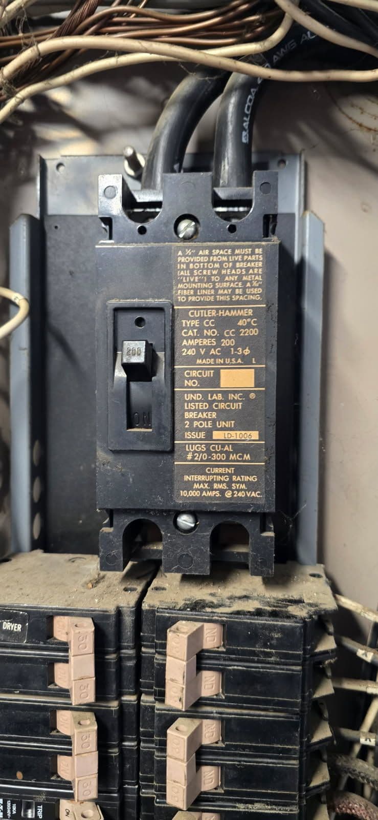 Resolving Breaker Buzzing Issues Safely image